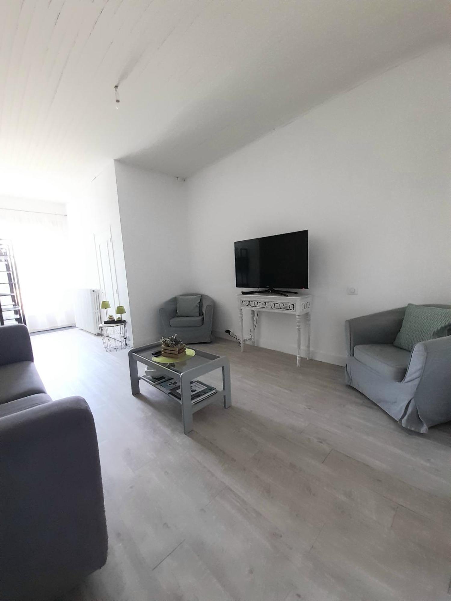 L'Oasis Apartamento Mouleydier Exterior foto